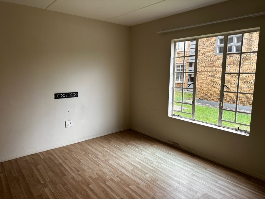 To Let 2 Bedroom Property for Rent in Sonneglans Gauteng