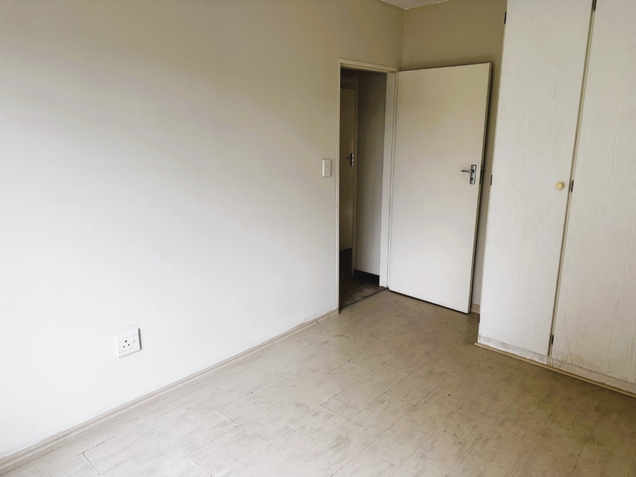 To Let 2 Bedroom Property for Rent in Sonneglans Gauteng