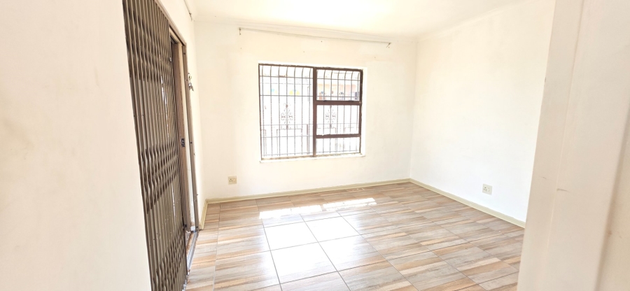 To Let 1 Bedroom Property for Rent in Laudium Gauteng