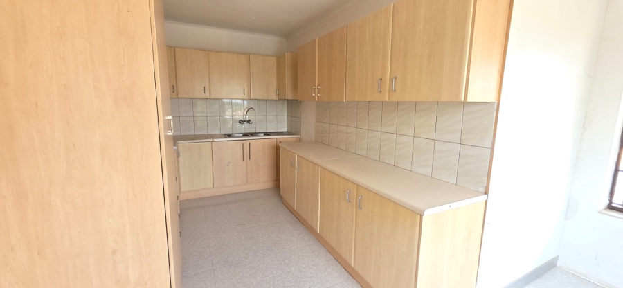 To Let 1 Bedroom Property for Rent in Laudium Gauteng