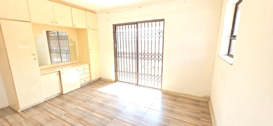 To Let 1 Bedroom Property for Rent in Laudium Gauteng