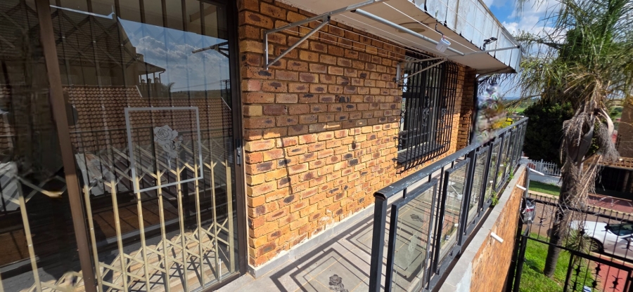 To Let 1 Bedroom Property for Rent in Laudium Gauteng