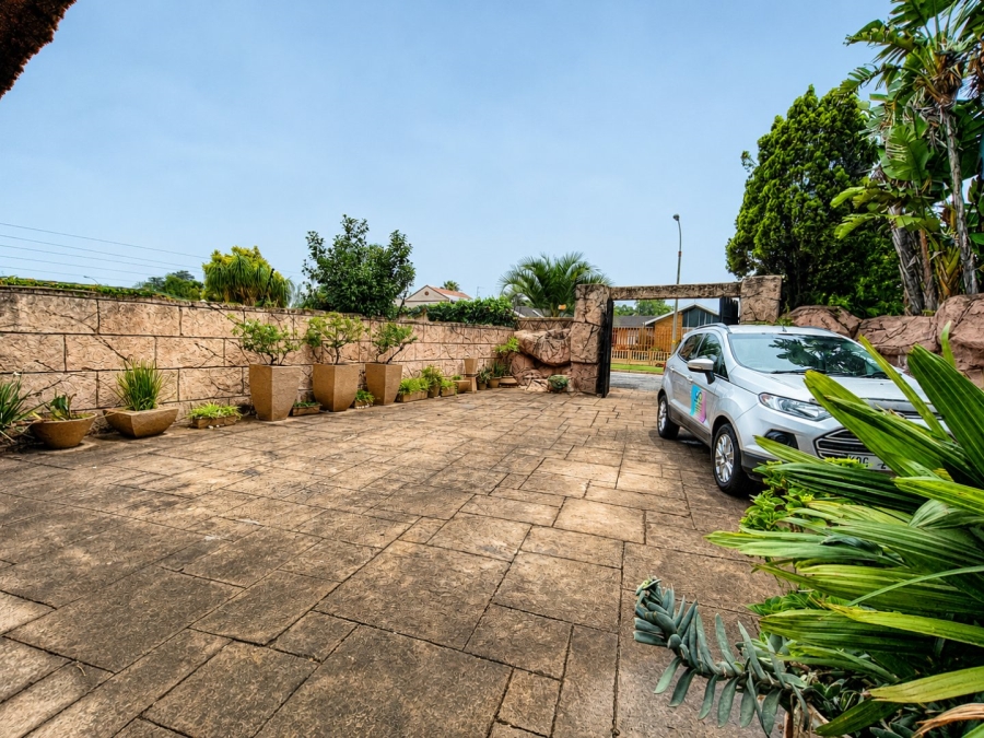 17 Bedroom Property for Sale in Aston Manor Gauteng