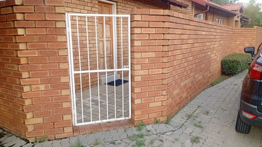 2 Bedroom Property for Sale in Equestria Gauteng