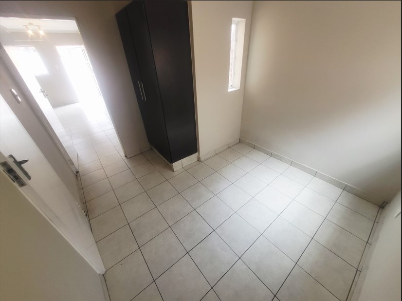 1 Bedroom Property for Sale in Bramley Park Gauteng