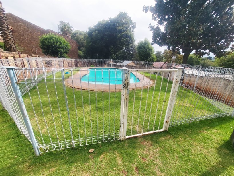 1 Bedroom Property for Sale in Bramley Park Gauteng