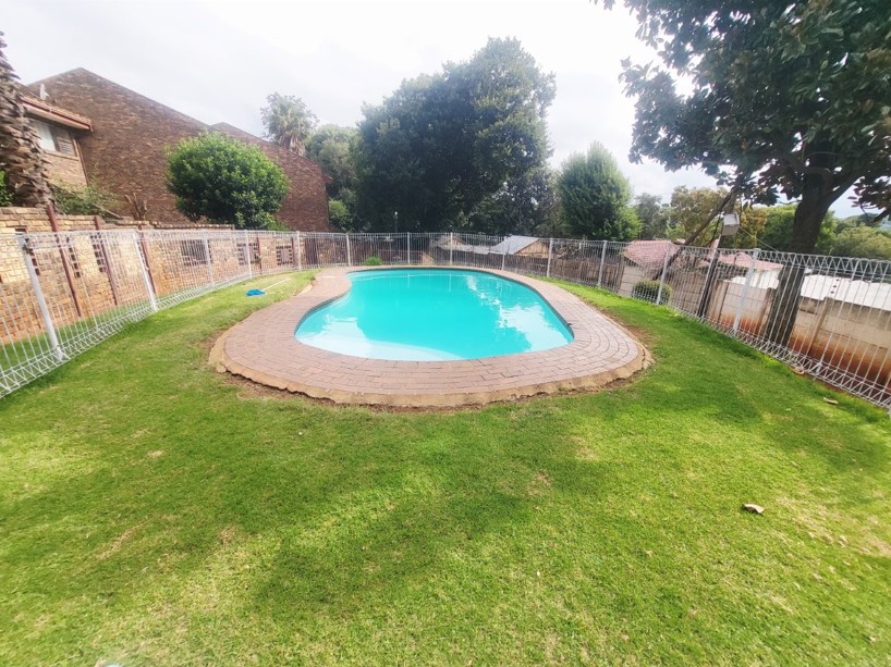 1 Bedroom Property for Sale in Bramley Park Gauteng