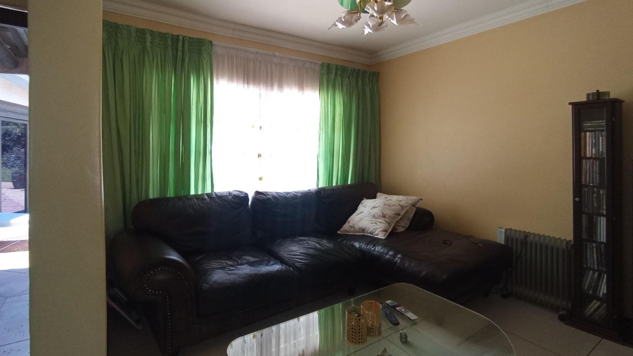 4 Bedroom Property for Sale in Waterkloof Ridge Gauteng