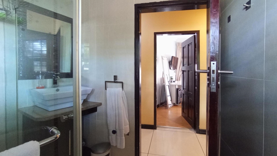 4 Bedroom Property for Sale in Waterkloof Ridge Gauteng