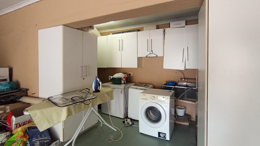 4 Bedroom Property for Sale in Waterkloof Ridge Gauteng