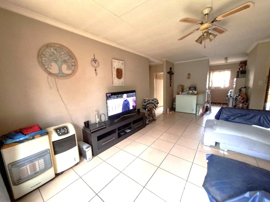 2 Bedroom Property for Sale in Hennopspark Gauteng