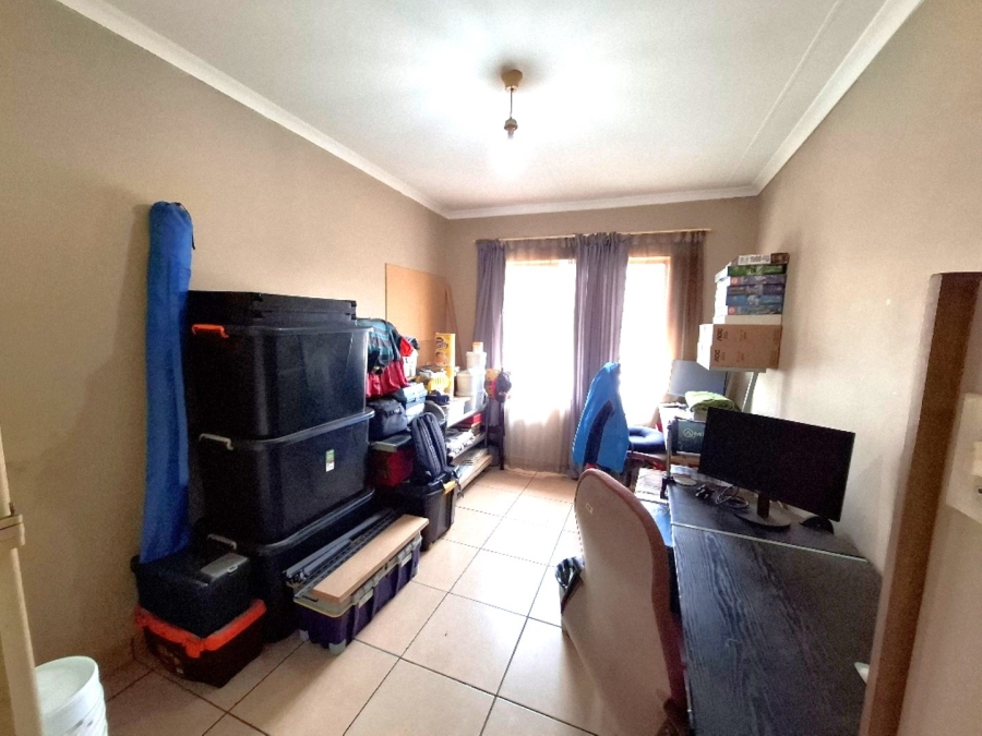 2 Bedroom Property for Sale in Hennopspark Gauteng