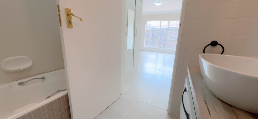 2 Bedroom Property for Sale in Three Rivers Gauteng