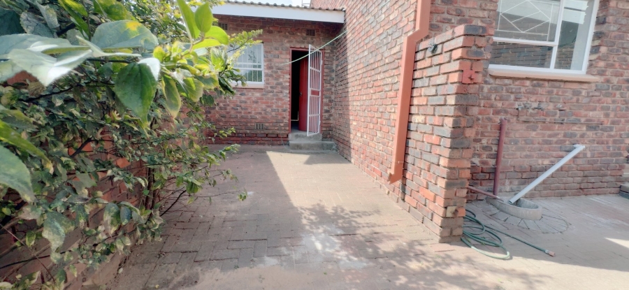2 Bedroom Property for Sale in Three Rivers Gauteng