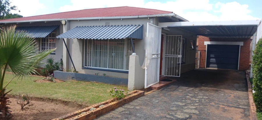 3 Bedroom Property for Sale in Crown Gardens Gauteng
