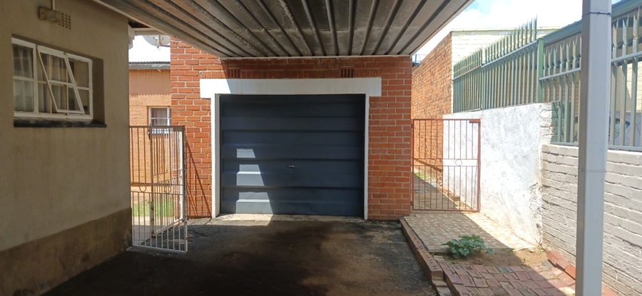 3 Bedroom Property for Sale in Crown Gardens Gauteng