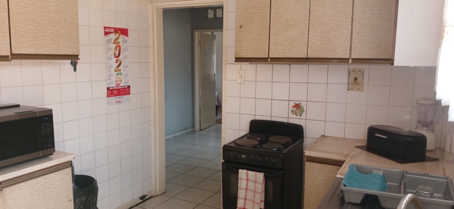 3 Bedroom Property for Sale in Crown Gardens Gauteng