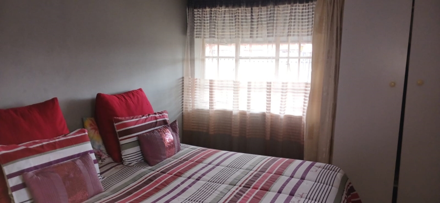 3 Bedroom Property for Sale in Crown Gardens Gauteng
