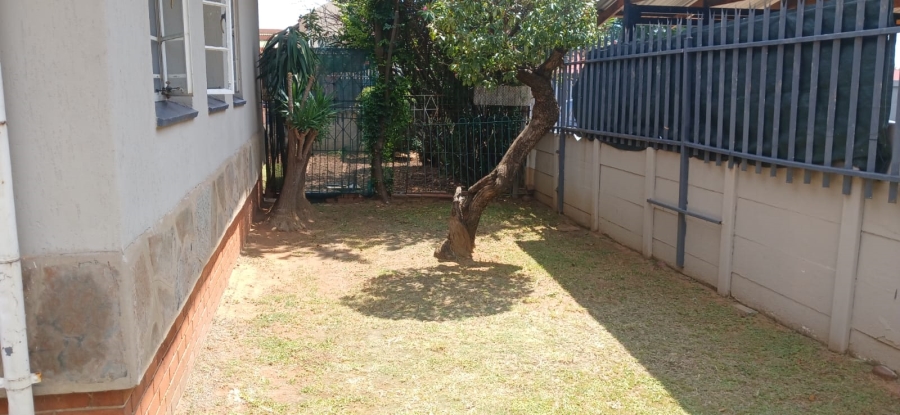 3 Bedroom Property for Sale in Crown Gardens Gauteng