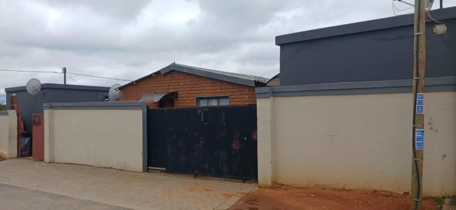 8 Bedroom Property for Sale in Cosmo City Gauteng