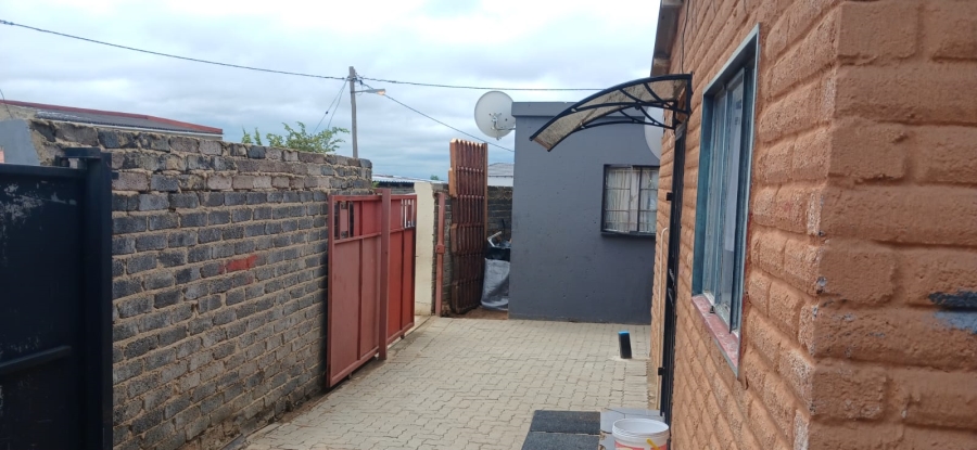8 Bedroom Property for Sale in Cosmo City Gauteng