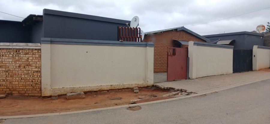 8 Bedroom Property for Sale in Cosmo City Gauteng