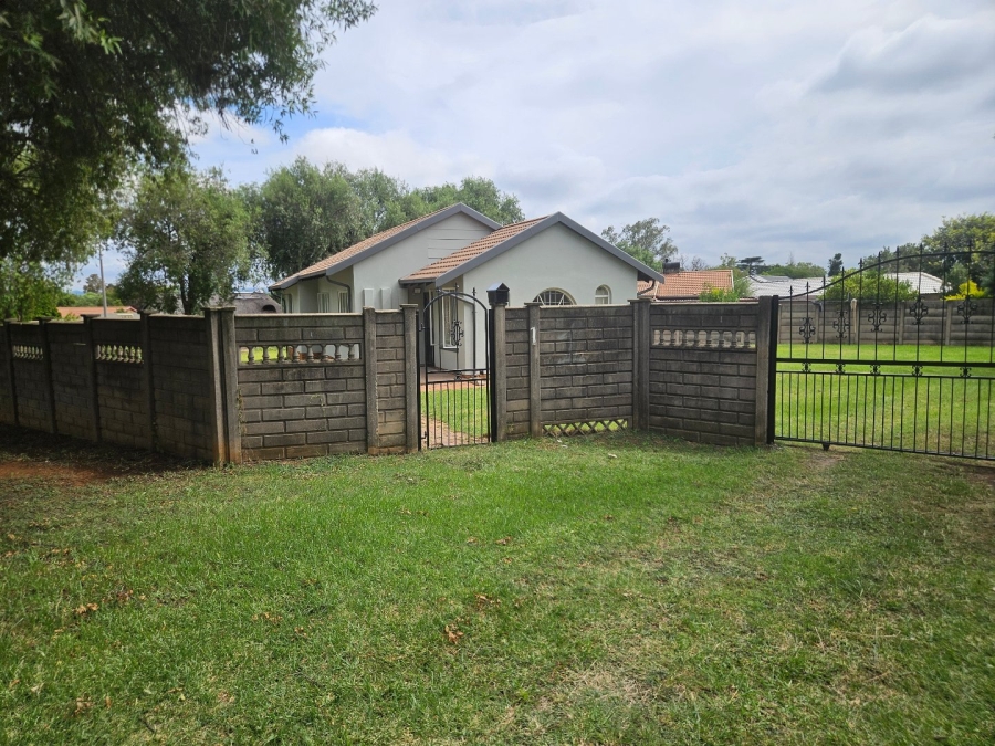3 Bedroom Property for Sale in Albertsdal Gauteng