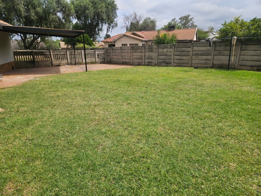 3 Bedroom Property for Sale in Albertsdal Gauteng