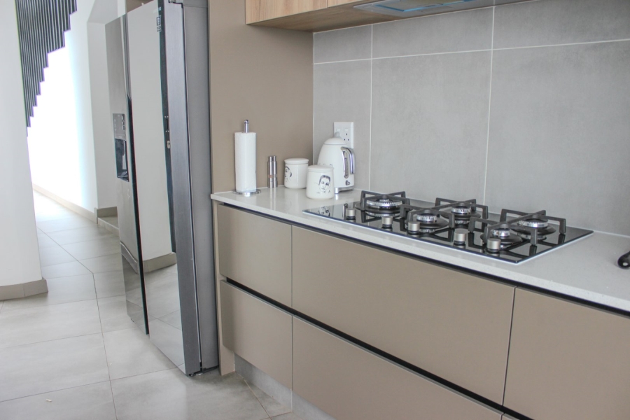 5 Bedroom Property for Sale in Midstream Ridge Gauteng