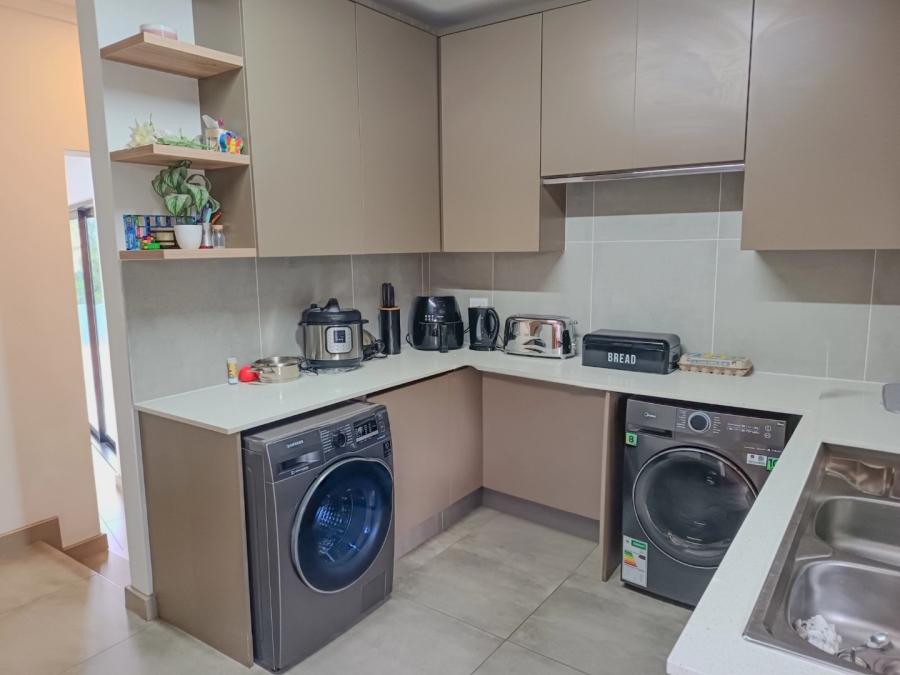 5 Bedroom Property for Sale in Midstream Ridge Gauteng