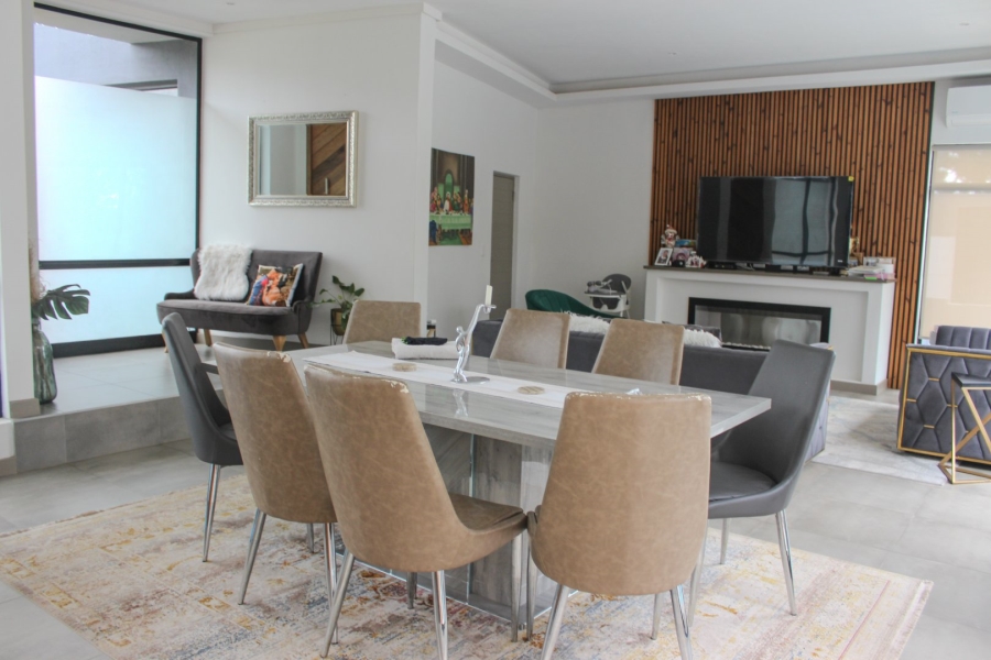 5 Bedroom Property for Sale in Midstream Ridge Gauteng