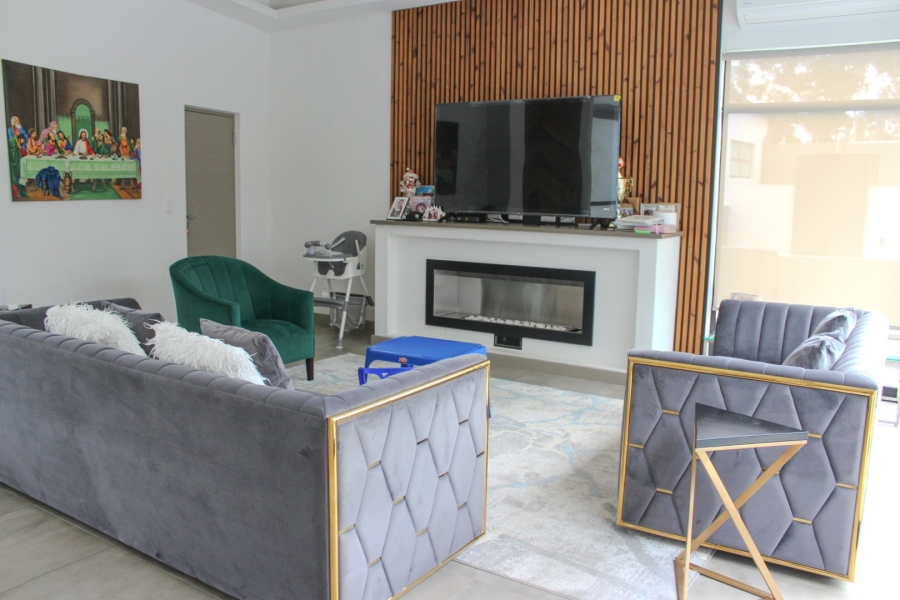 5 Bedroom Property for Sale in Midstream Ridge Gauteng