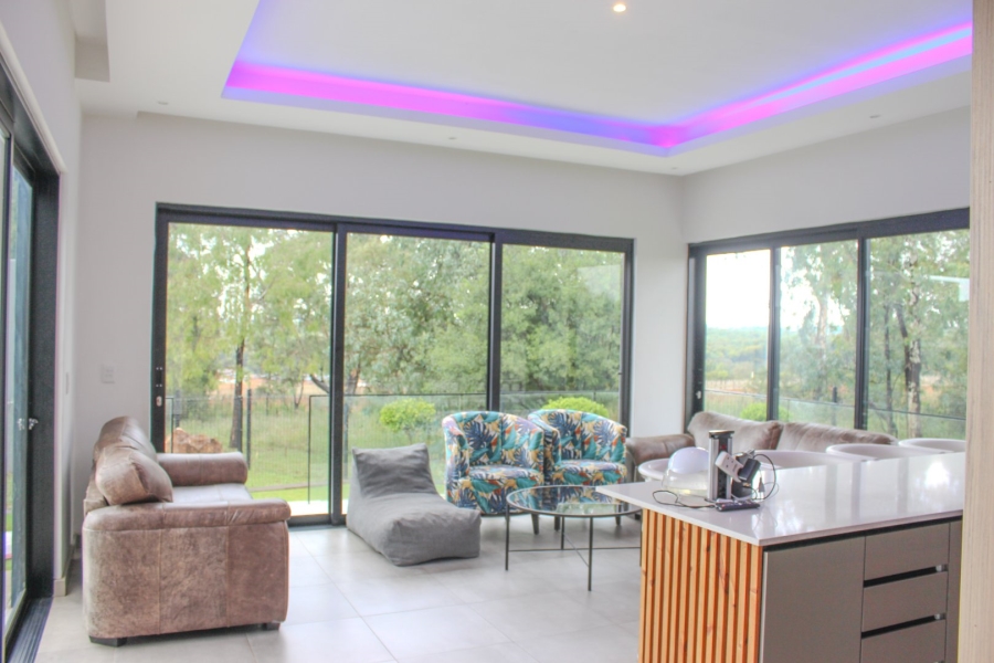 5 Bedroom Property for Sale in Midstream Ridge Gauteng