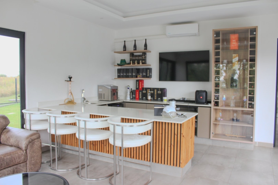 5 Bedroom Property for Sale in Midstream Ridge Gauteng