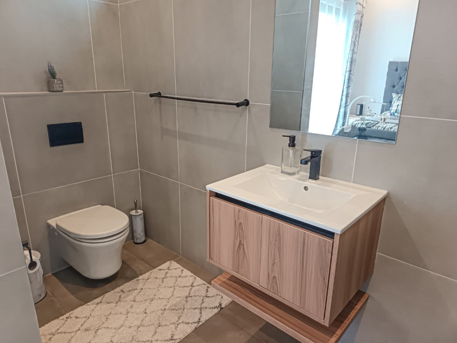 5 Bedroom Property for Sale in Midstream Ridge Gauteng