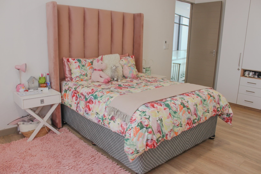 5 Bedroom Property for Sale in Midstream Ridge Gauteng