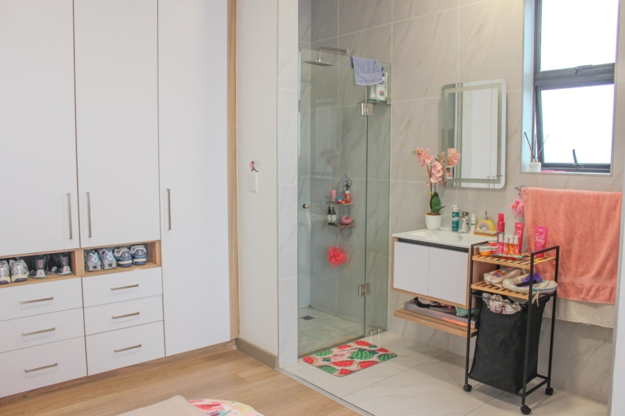 5 Bedroom Property for Sale in Midstream Ridge Gauteng