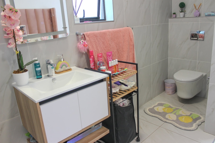 5 Bedroom Property for Sale in Midstream Ridge Gauteng