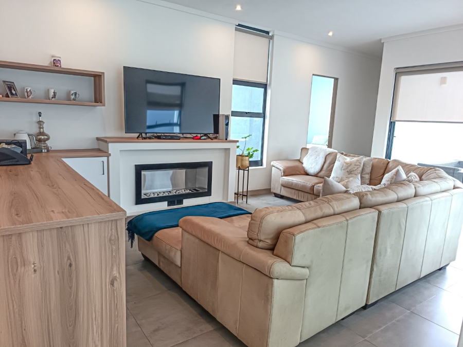 5 Bedroom Property for Sale in Midstream Ridge Gauteng