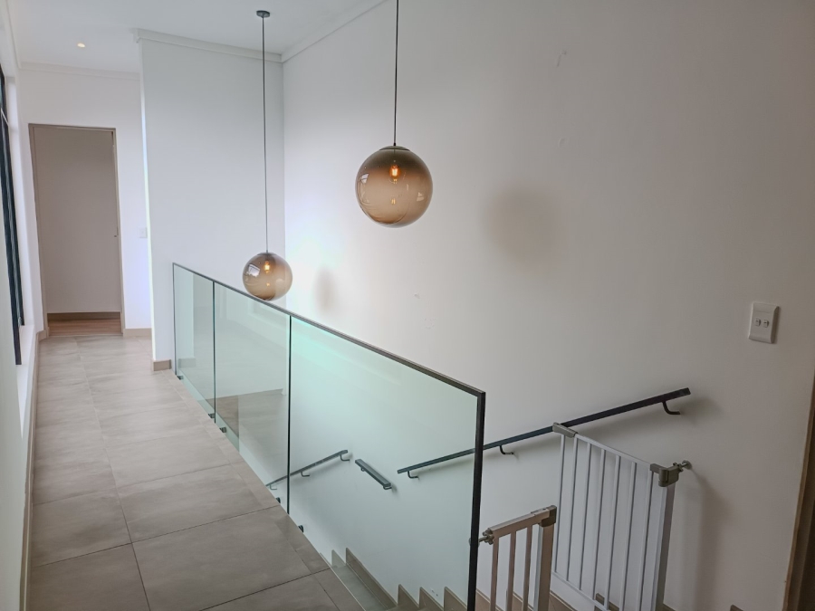 5 Bedroom Property for Sale in Midstream Ridge Gauteng