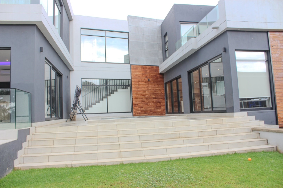 5 Bedroom Property for Sale in Midstream Ridge Gauteng