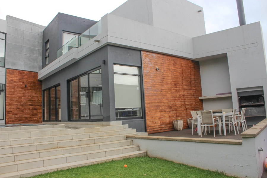 5 Bedroom Property for Sale in Midstream Ridge Gauteng