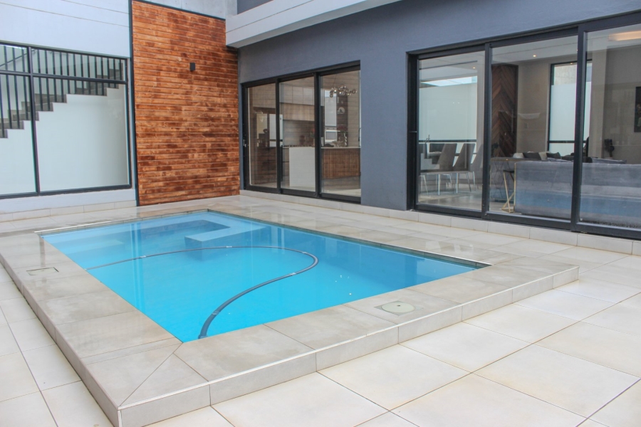 5 Bedroom Property for Sale in Midstream Ridge Gauteng