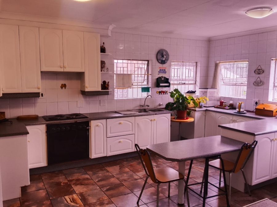 3 Bedroom Property for Sale in Nimrod Park Gauteng