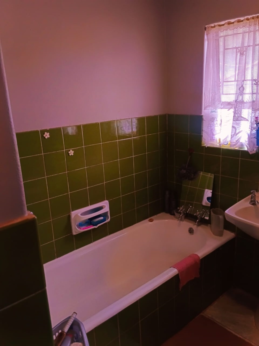 3 Bedroom Property for Sale in Nimrod Park Gauteng