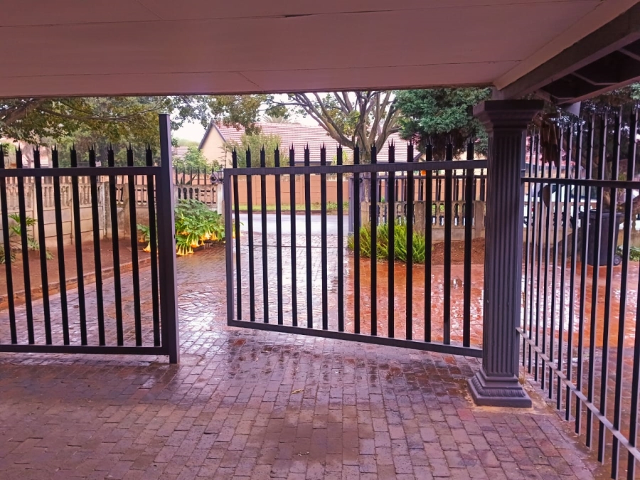 3 Bedroom Property for Sale in Nimrod Park Gauteng