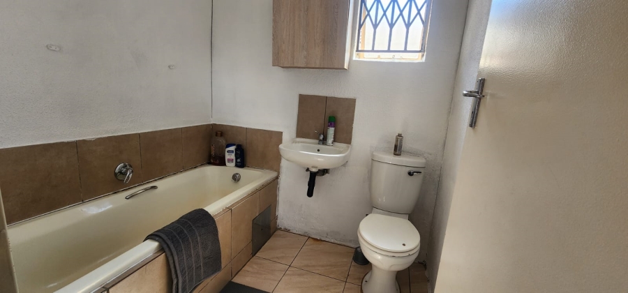 2 Bedroom Property for Sale in Palm Ridge Gauteng