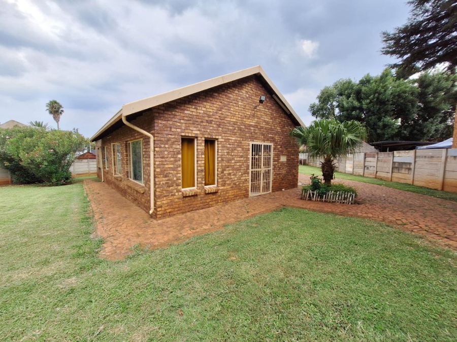  Bedroom Property for Sale in Heuweloord Gauteng