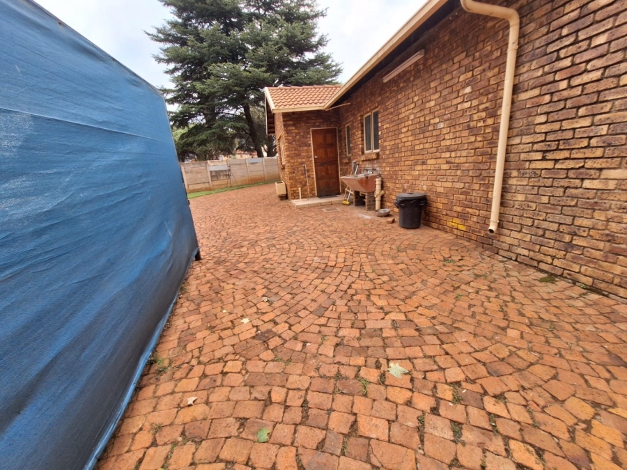  Bedroom Property for Sale in Heuweloord Gauteng