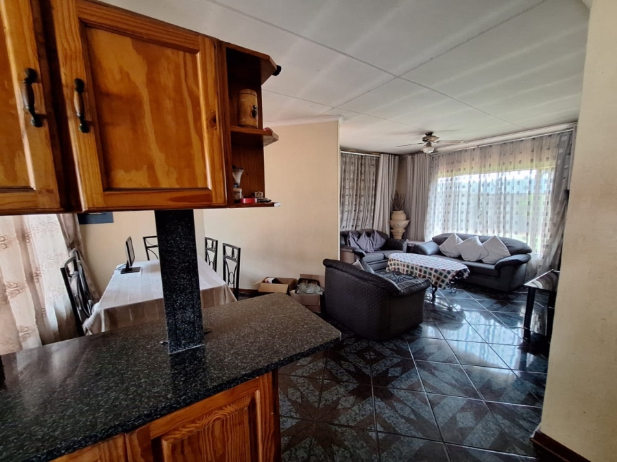  Bedroom Property for Sale in Heuweloord Gauteng